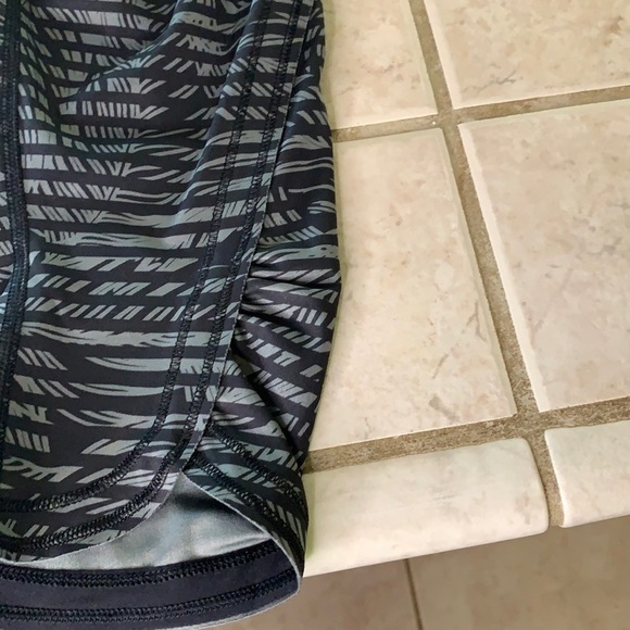 Lululemon Unique - Picture 4 of 7